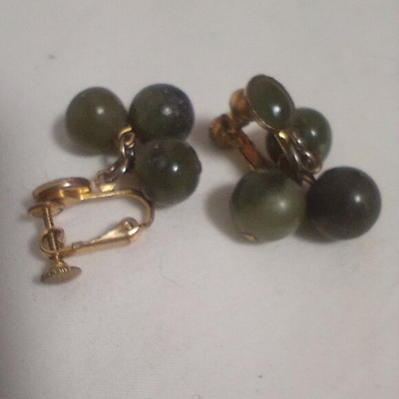 Vintage Green Jade Bead Cluster Drop Earrings - Picture 4 of 5